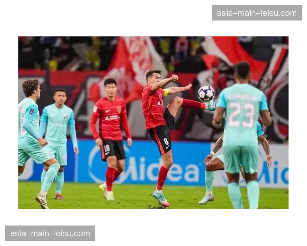 战术复盘:成都蓉城绝杀进球,源于对手防守轮转时的沟通失误 战术复盘:成都蓉城绝杀进球,源于对手防守轮转时的沟通失误